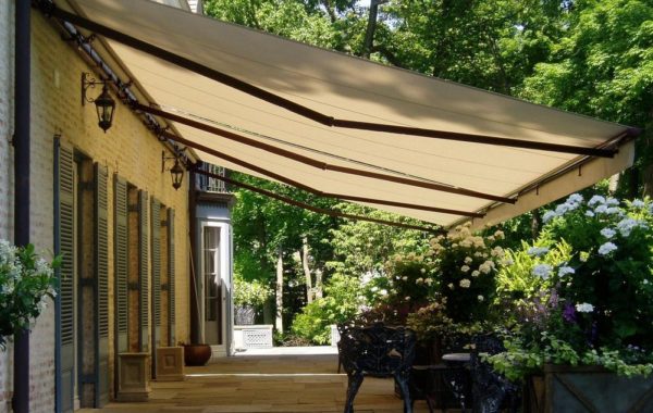 Awning – Retractable